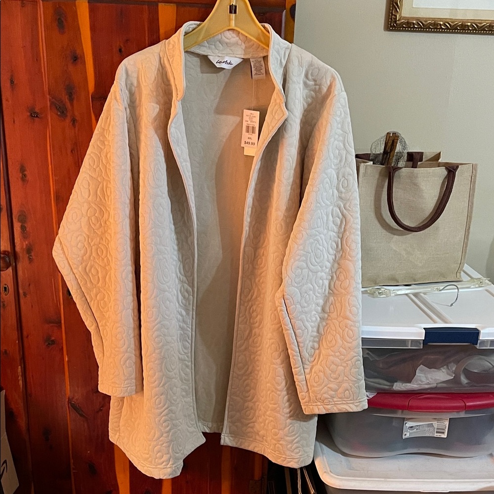 LeModa Women's Elegant Cream Blazer size xxl